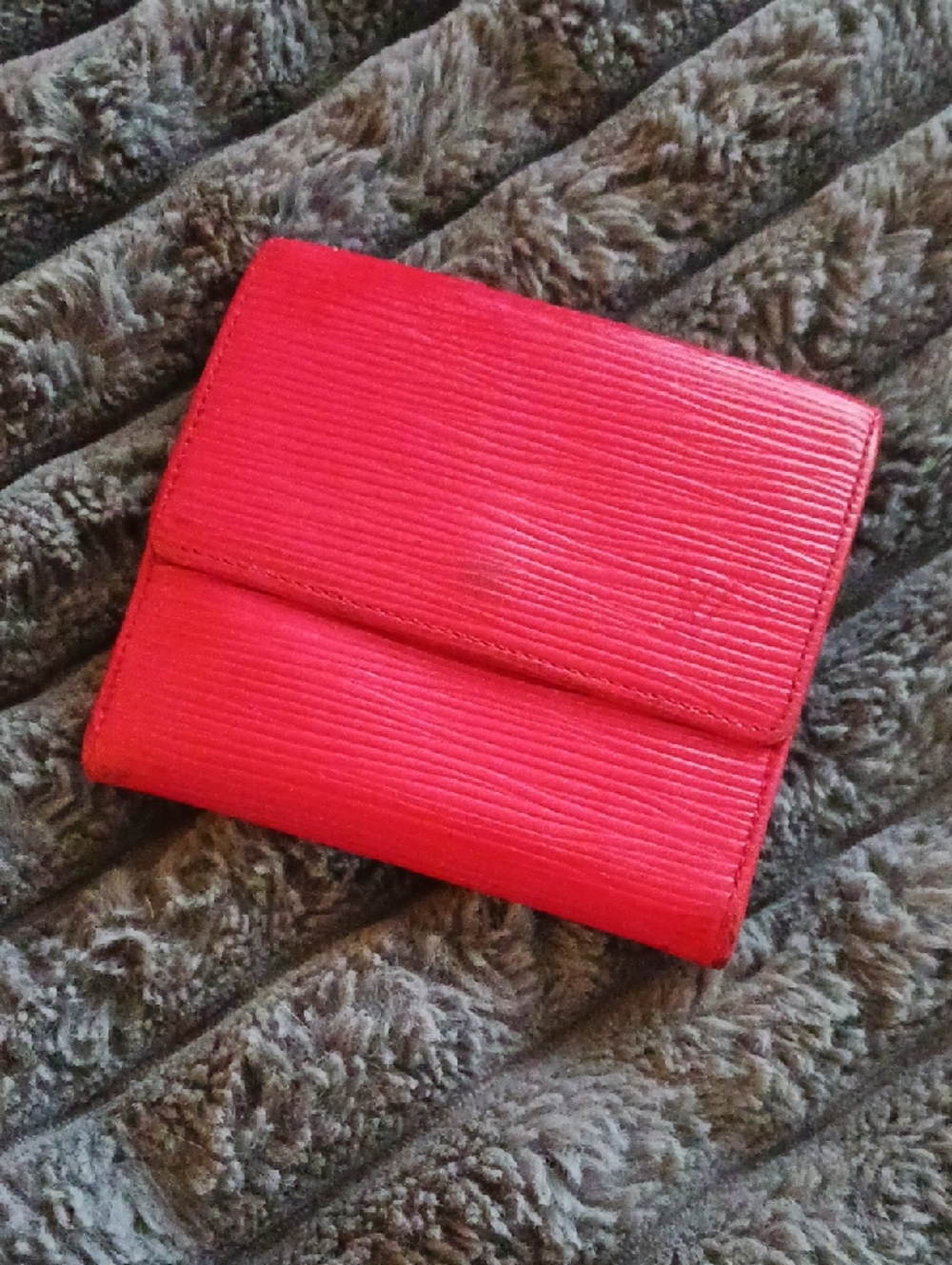 Louis Vuitton Epi Portefeiulle Elise Leather Snap Wallet